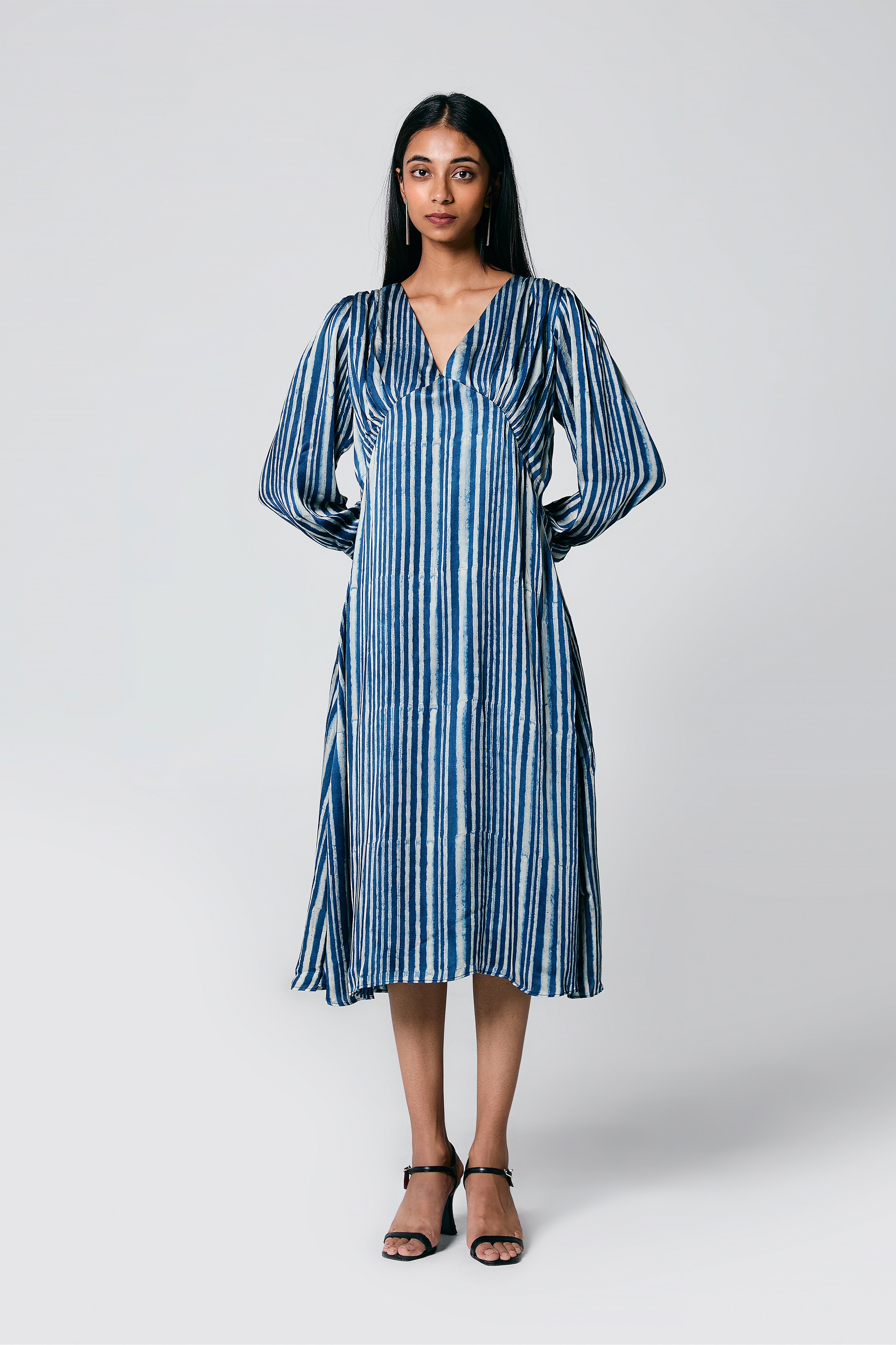 V neck dress